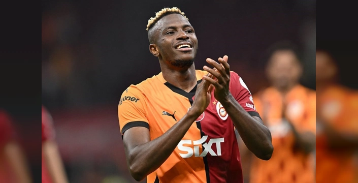 Osimhen Galatasaray'da kalıyor: 50 milyon euroluk teklif