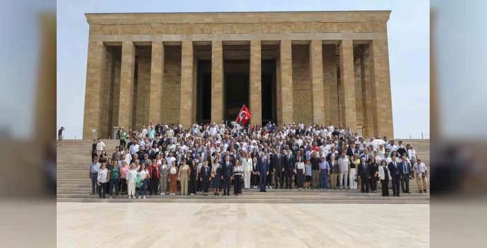 Özel, Anıtkabir'de Lozan'ı Anlattı: 'Ulusal Bağımsızlığımızın Diplomatik Tescili'