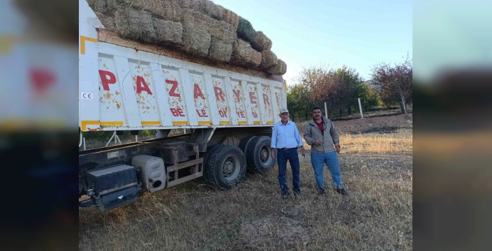 Pazaryeri çiftçileri, Gölpazarı'na yem yardımı yaptı