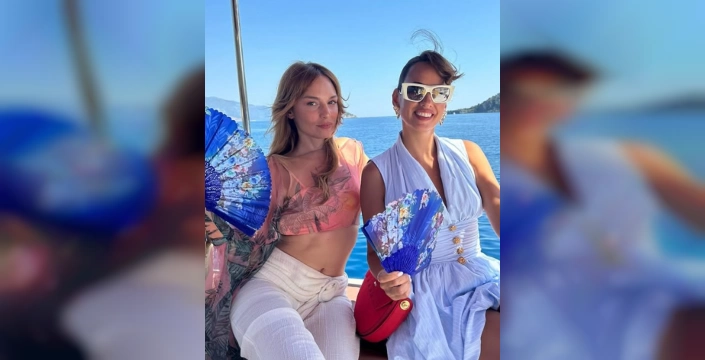Seda Bakan'ın cesur tarzı sosyal medyayı salladı