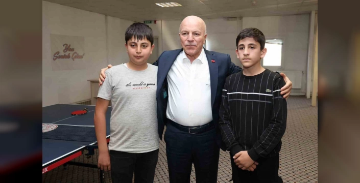 Sekmen, Pasinler'de gençlerle buluştu: AK Gençlik, bir davanın adı