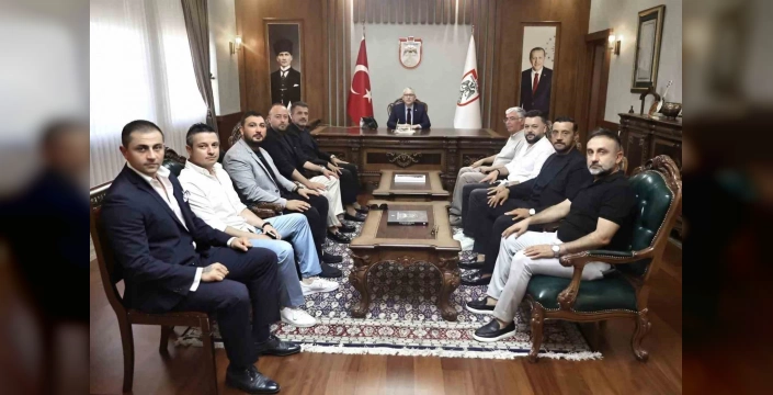 Sivasspor'dan Vali Şimşek'e nezaket ziyareti: Süper Lig hedefi için tam destek