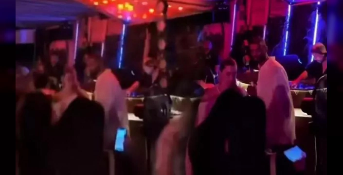 Survivor'da yasak aşk iddiaları: Efecan Dianzenza ve Yağmur Banda, Adem Kılıççı ve Senem Genç gündeme damga vurdu
