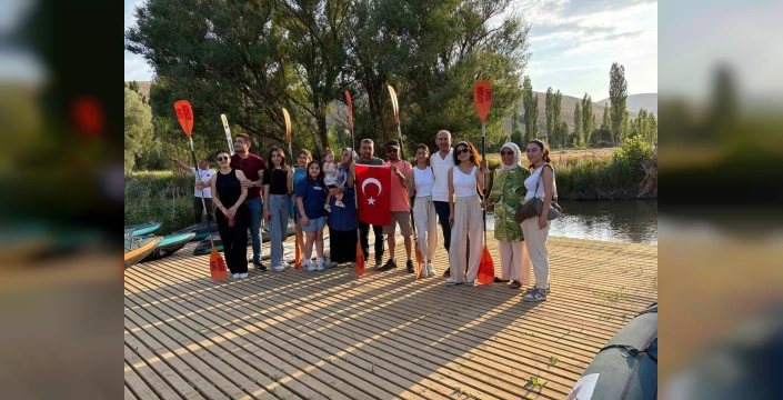 Tomarza'da şehit yakınlarına ve gazilere ücretsiz kano keyfi