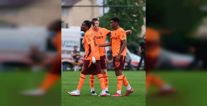 Trabzonspor, Erzurum'da İran Takımını 4-0 Yendi