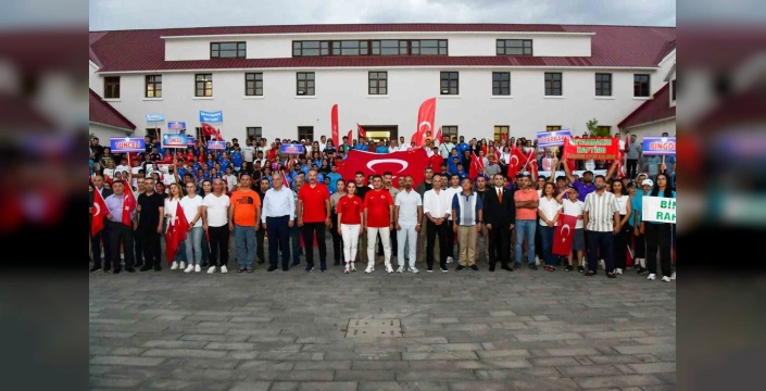 Tunceli'de Rafting Şampiyonası: Vali Aygöl, Sporcularla Halay Çekti