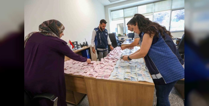Van'da şok: Dilenciden 75 bin TL çıktı