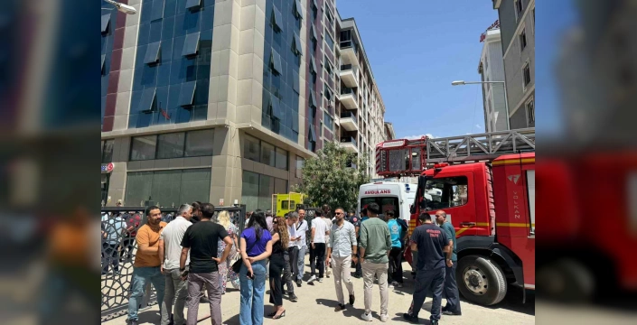 Van İpekyolu Belediyesi'nde Yangın: Personel Tahliye Edildi