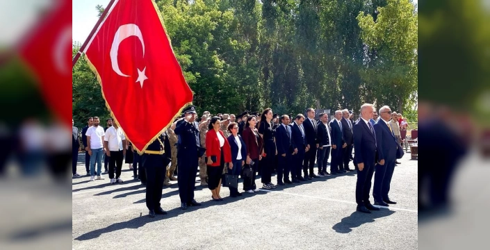 Ağrı'nın Hamur ilçesinde 30 Ağustos Zafer Bayramı kutlandı