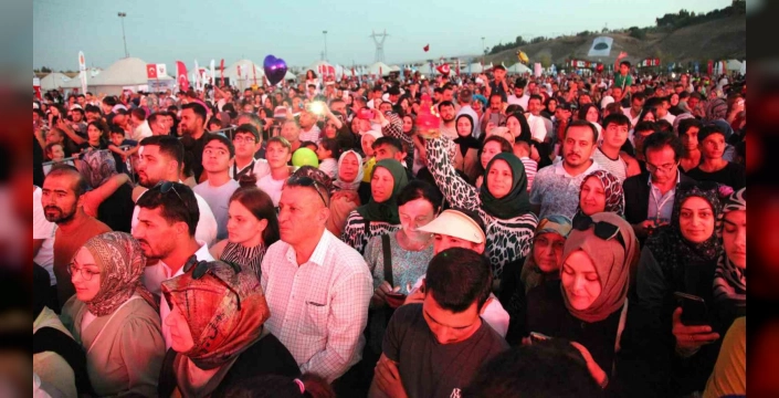 Ahlat'ta Malazgirt Zaferi konseri: Yavuz Bingöl, Gazze'deki zulme dikkat çekti