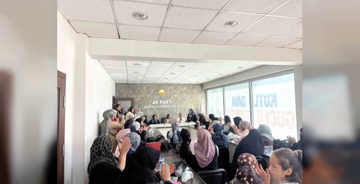 Aziziye'de AK Parti kadın kolları toplantısı: Kadınların siyasette daha görünür olması vurgulandı