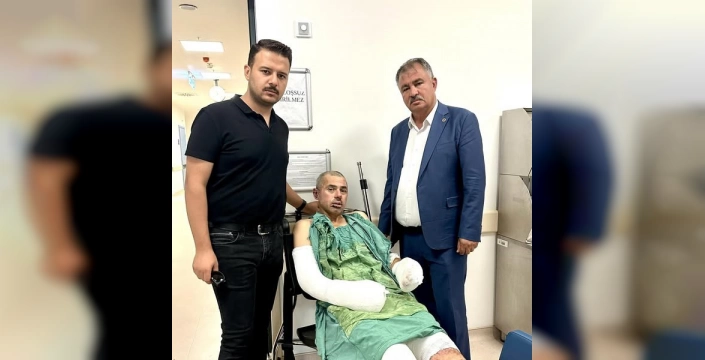 Beyağaç Belediye Başkanı Pütün, Eskişehir'de yaralı hemşehrisini ziyaret etti