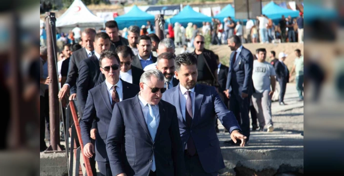 Bitlis'te Gençlik ve Spor Bakanı Bak'tan yatırım müjdesi