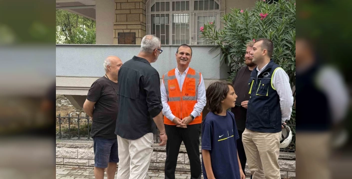 Büyükçekmece'de 2 blok yıkıldı