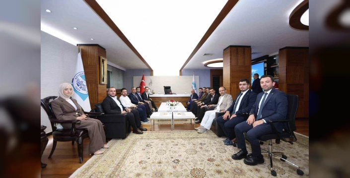 Büyükkılıç, AK Parti Gençlik Kolları Başkanı İbiş’i konuk etti