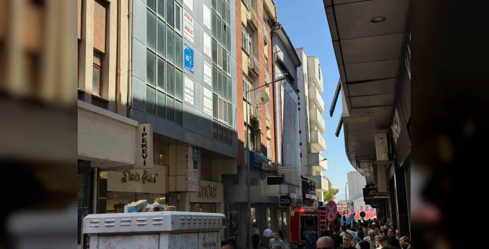 Elazığ'da apartman yangını: Maddi hasar meydana geldi