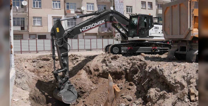 Elazığ'da kentsel dönüşüm başladı: Sarayatik Mahallesi'nde ilk temel atıldı