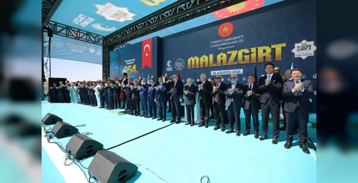 Erdoğan, Malazgirt'te: Yönünü Ankara'ya ve Şam'a dönenler kazanacak