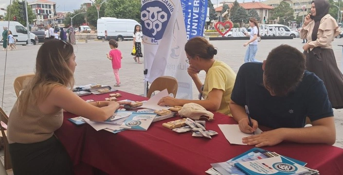 Erzincan Binali Yıldırım Üniversitesi, üniversite tercihlerinde öğrencilere destek oluyor