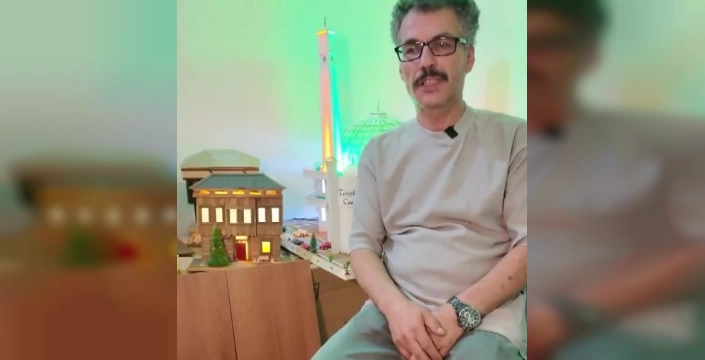 Erzincan'da atık tahtalardan şaheserler