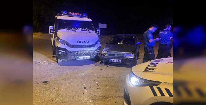 Erzincan'da trafik kazası: 3 yaralı