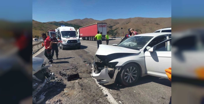 Erzincan'da trafik kazası: Ölü sayısı 4'e yükseldi