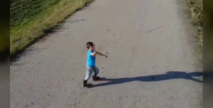 Erzurum'da drone ile çocuk oyunları: Komik ve dokunaklı anlar sosyal medyayı salladı