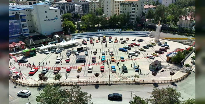 Erzurum'da Klasik Otomobil Fuarı: 50 Klasik araç sergilendi