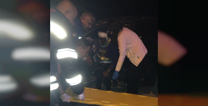 Erzurum'da trafik kazası: Sıkışan sürücü itfaiye ekipleri tarafından kurtarıldı