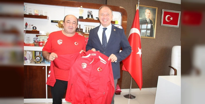 Erzurum'da U20 Güreş Milli Takımı'ndan ziyaret
