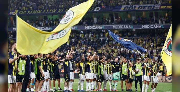 Fenerbahçe, Feyenoord'u 5-2 yendi: Play-off turuna yükseldi