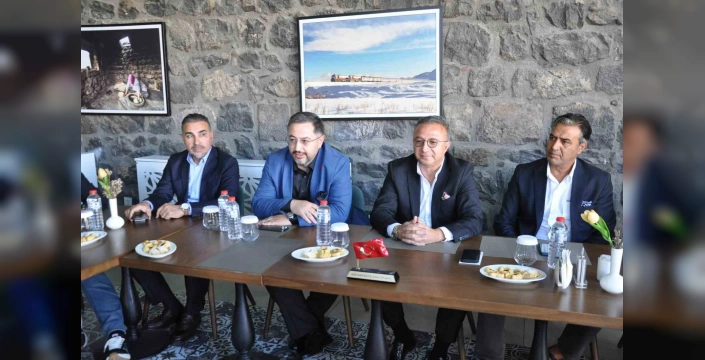 Gazi Kars Eğitim ve Kültür Vakfı, Kars'ta basınla buluştu