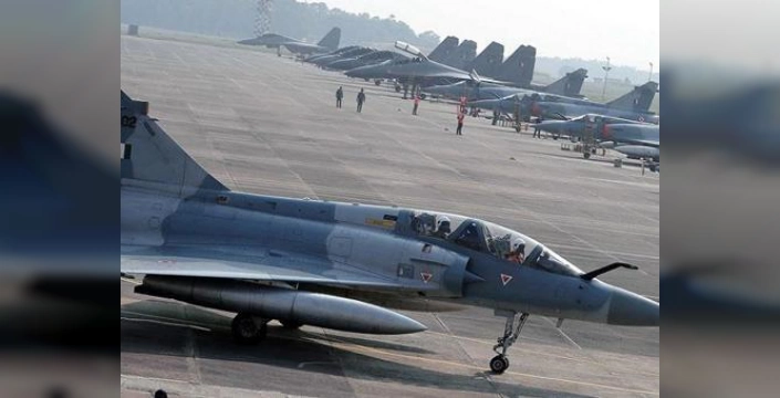 Hindistan, 7.4 milyar dolarlık Tejas savaş uçağı anlaşmasını onayladı