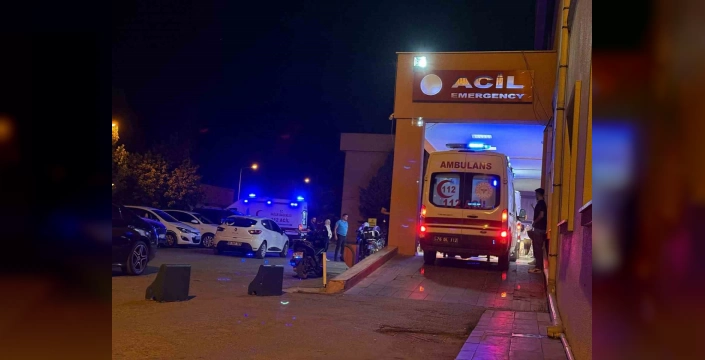 Iğdır'da polis aracıyla motosiklet çarpıştı: İki kişi ağır yaralı