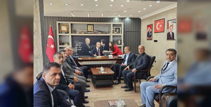 İspir'de heyelan sonrası MHP harekete geçti