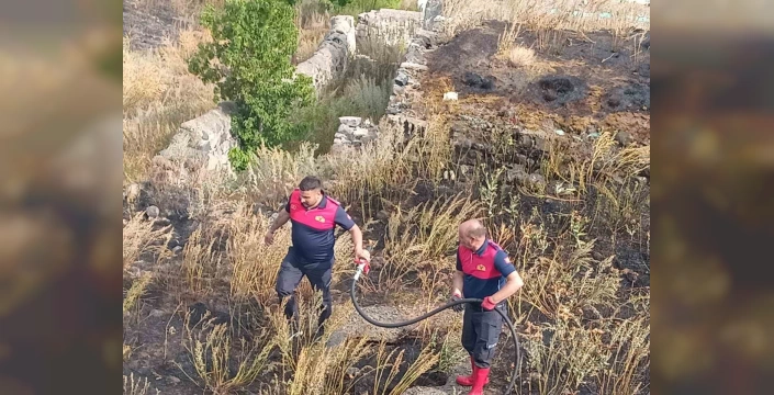 Kars'ta anız yangını söndürüldü