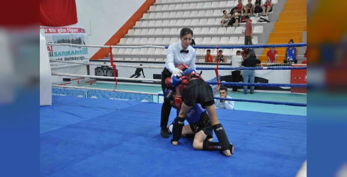 Kars'ta çocuk muaythai şampiyonası