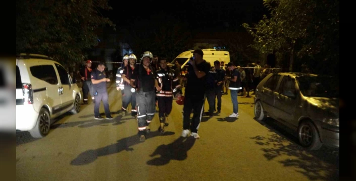Malatya'da depremzede evin çatısı çöktü