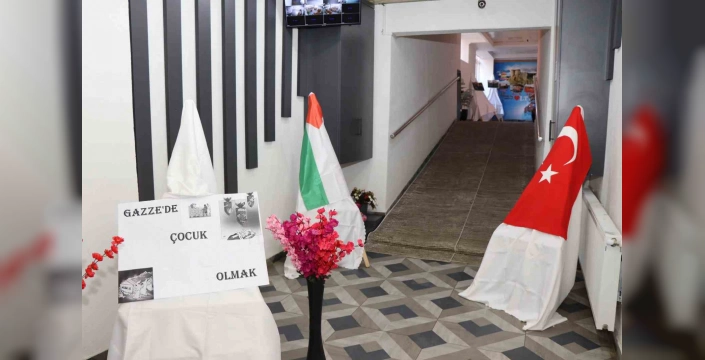 Oltu'da 'Gazze’de Çocuk Olmak' sergisi açıldı