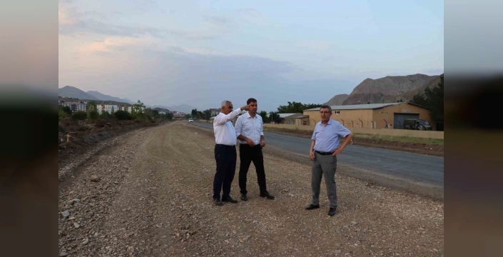 Oltu'nun Narman girişi duble yola dönüşüyor