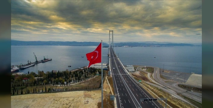 Osmangazi Köprüsü'nün altından 64 metre ve üzeri gemi geçişi yasaklandı