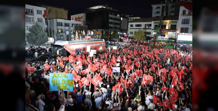 Özgür Özel, Aksaray'da sert eleştirilerde bulundu: Erdoğan'a Filistin sorusu