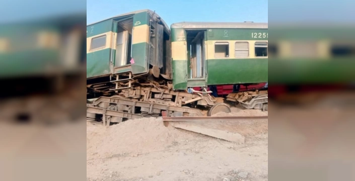Pakistan'da tren kazası: 1 ölü, 24 yaralı