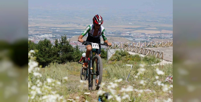 Palandöken'de MTB heyecanı: 6 ülkeden 210 sporcu yarıştı