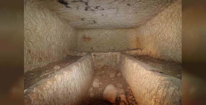 Şanlıurfa'da tarihi kaya mezarı kayıt altına alındı