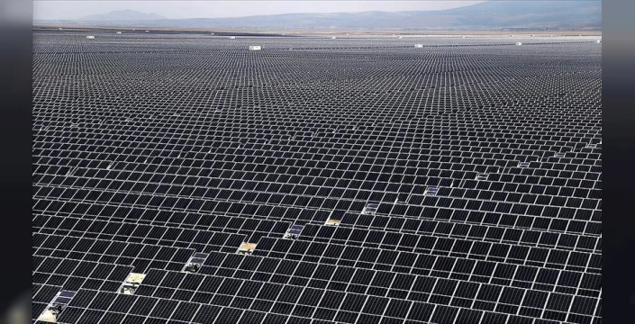 Suriye'de yeni güneş enerjisi santrali: Hama'ya 100 megavatlık GES