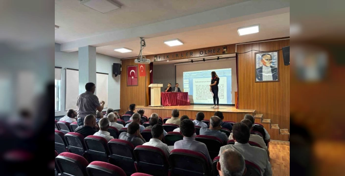 Susuz’da muhtarlar bilgilendirildi: Mera ve Köy Kanunları ele alındı