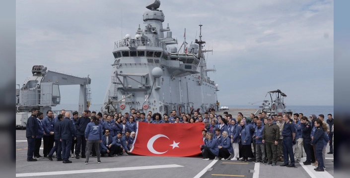TCG Anadolu, 'Zafer Yolculuğu'na başladı