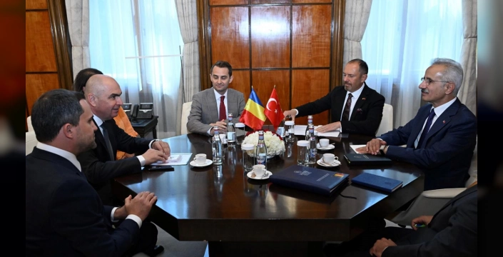 Uraloğlu, Bükreş'te Romanya ile ulaştırma işbirliğini görüştü