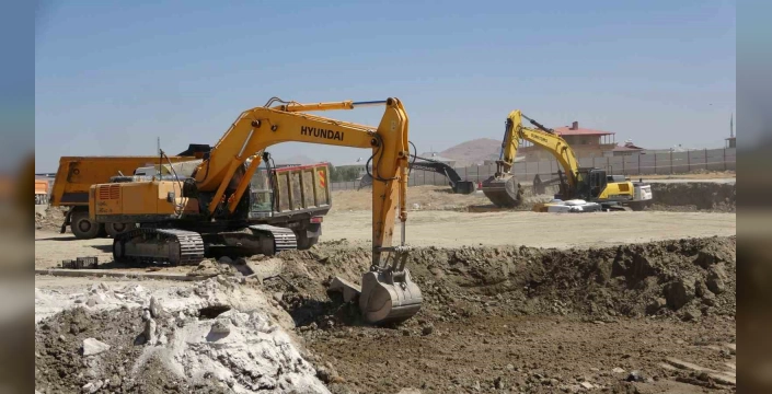 Van'da 800 yataklı şehir hastanesi inşaatı sürüyor